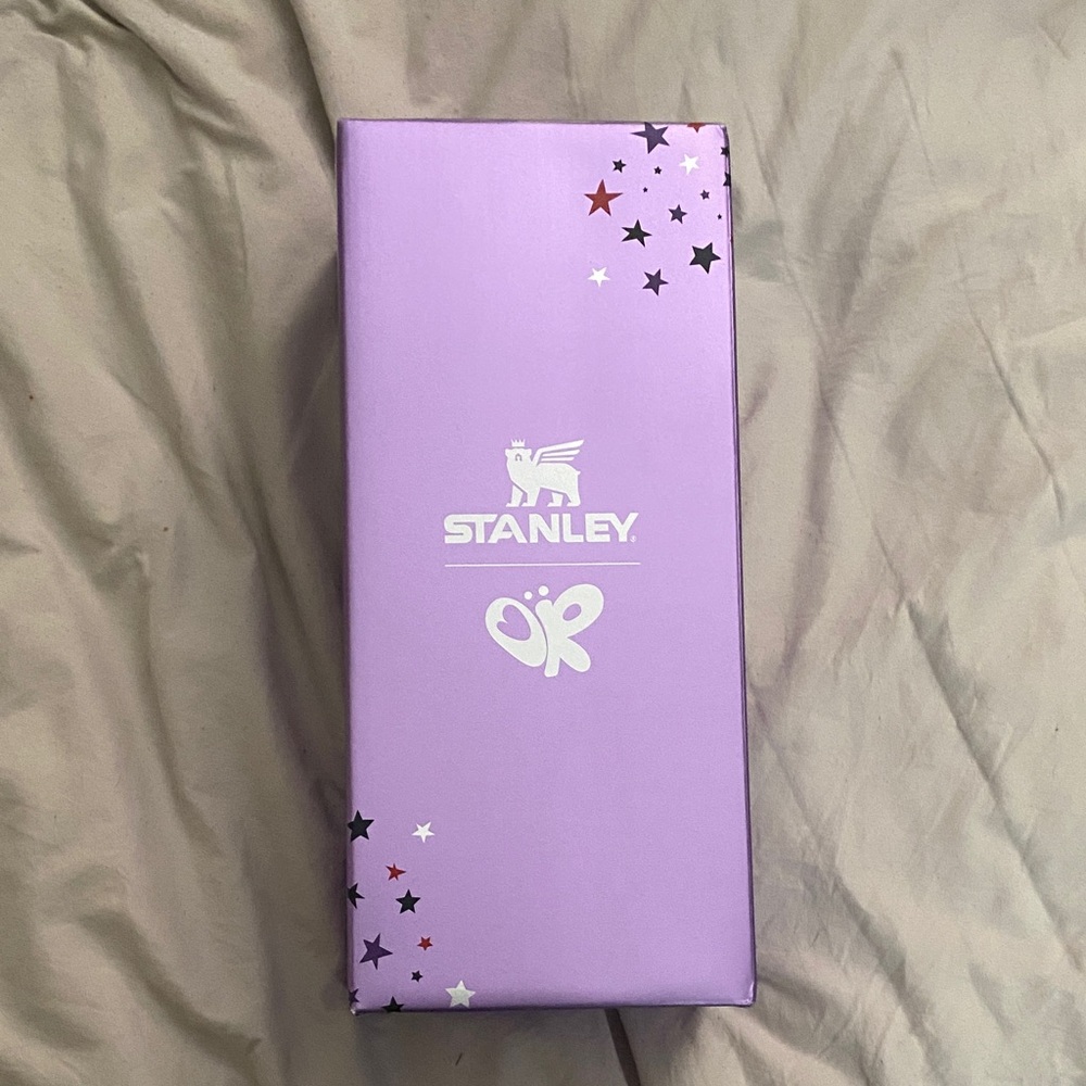 Brand new limited edition Olivia Rodrigo 40oz Stanley